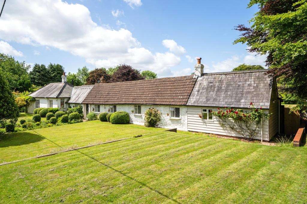 Ibstone, High Buckinghamshire, HP14 3XZ Property for sale