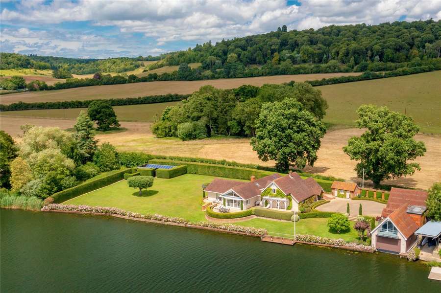Hambleden, HenleyonThames, Oxfordshire, RG9 3AX Property for sale