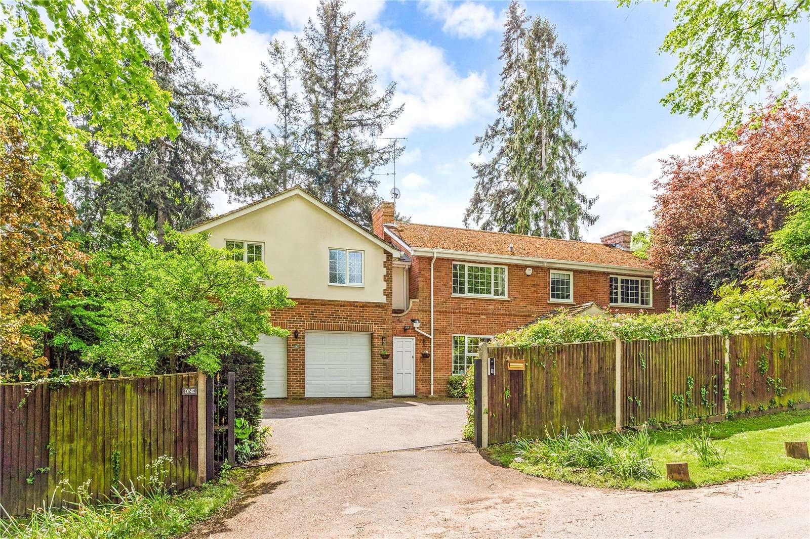 Rotherfield Road, HenleyonThames, Oxfordshire, RG9 1NR คุณสมบัติ รอ