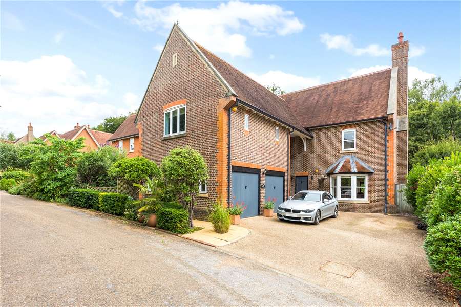 Hazel Grove, Kingwood, HenleyonThames, Oxfordshire, RG9 5NH