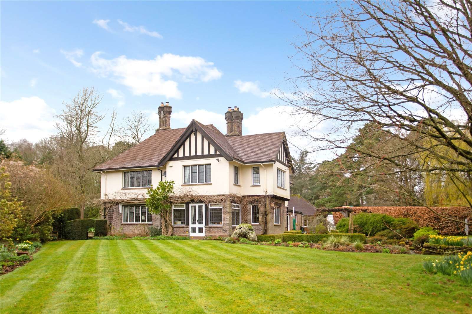 Coombe Hill Road, East Grinstead, West Sussex, RH19 4LY 財產 待售 第一太平戴維斯