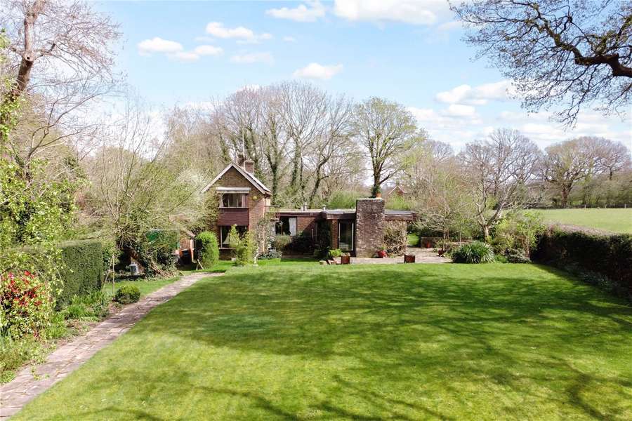 Eastern Road, Wivelsfield Green, Haywards Heath, West Sussex, RH17 7QH