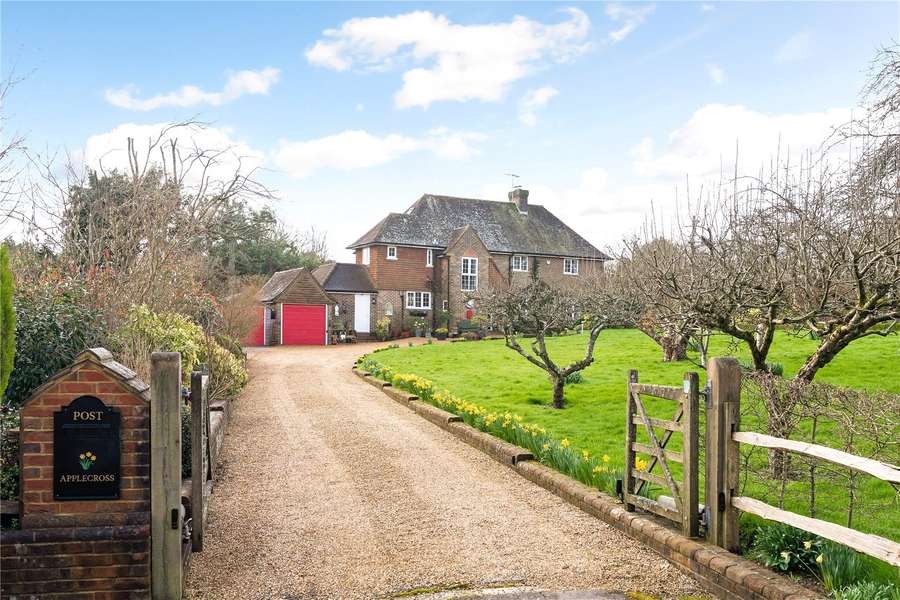 Lewes Road, East Grinstead, West Sussex, RH19 3TD Property for sale