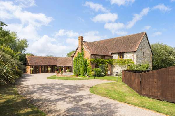 Chipping Campden Period Cottage with Secluded Gardens 18