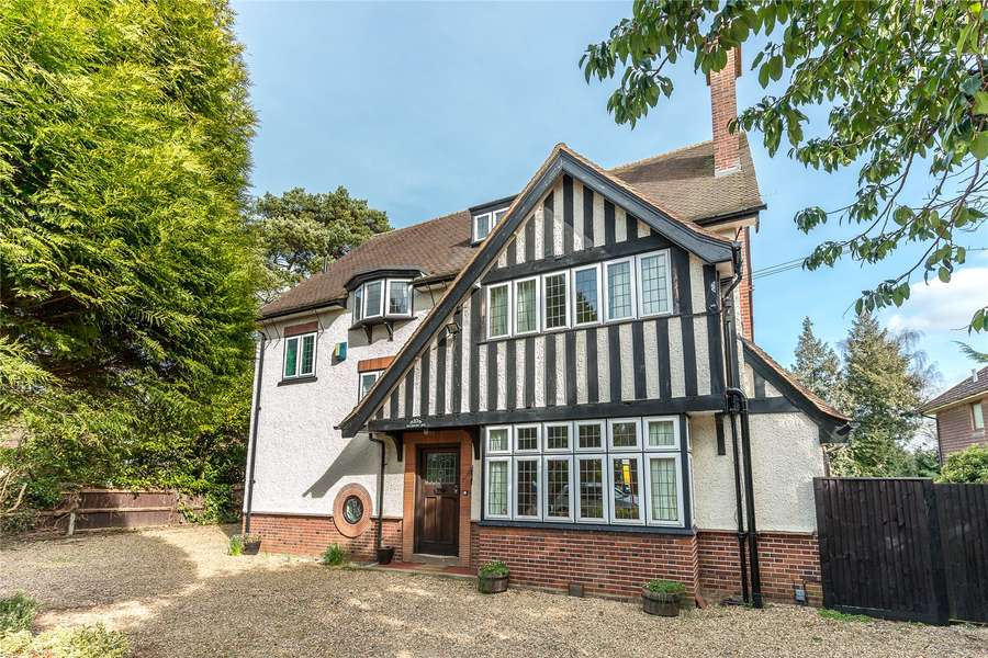 Savills Salisbury Avenue Harpenden Hertfordshire Al5 2qg