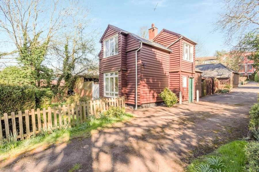 Abbey Mill Lane, St. Albans, Hertfordshire, AL3 4HE Property to rent