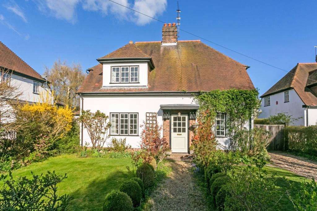 Savills Stewart Road, Harpenden, Hertfordshire, AL5 4QE Bất động