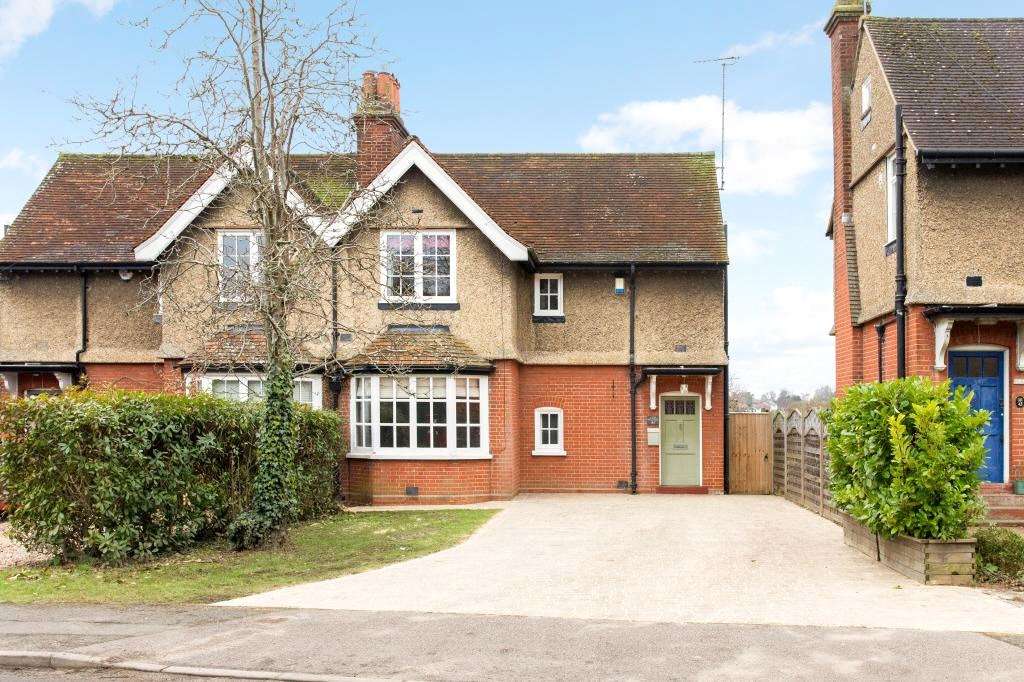 Ambrose Lane, Harpenden, Hertfordshire, AL5 4BU Property to rent