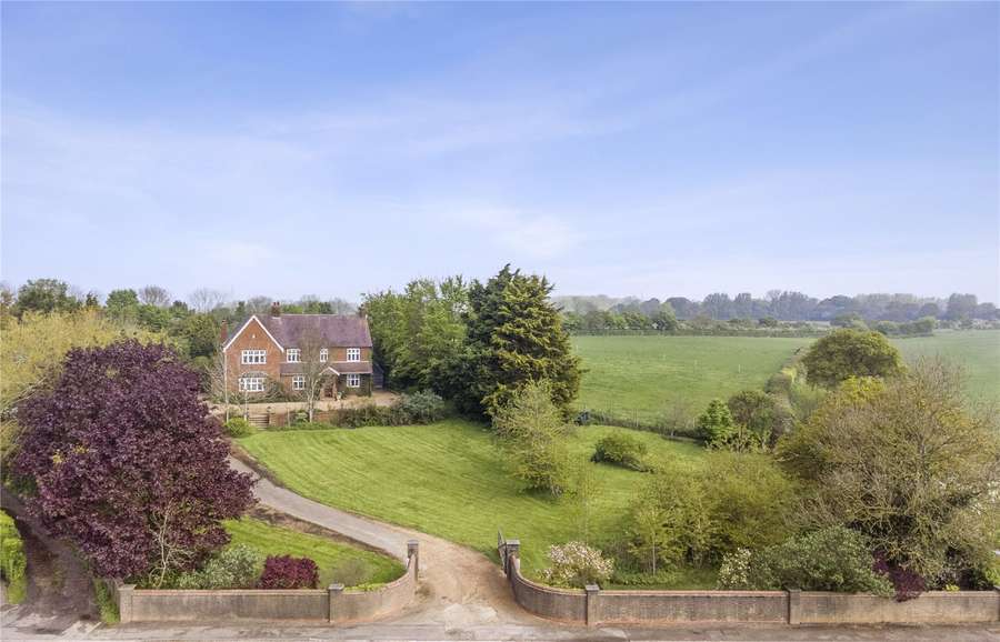 Luton Road, Offley, Hitchin, Hertfordshire, SG5 3DR Property for sale