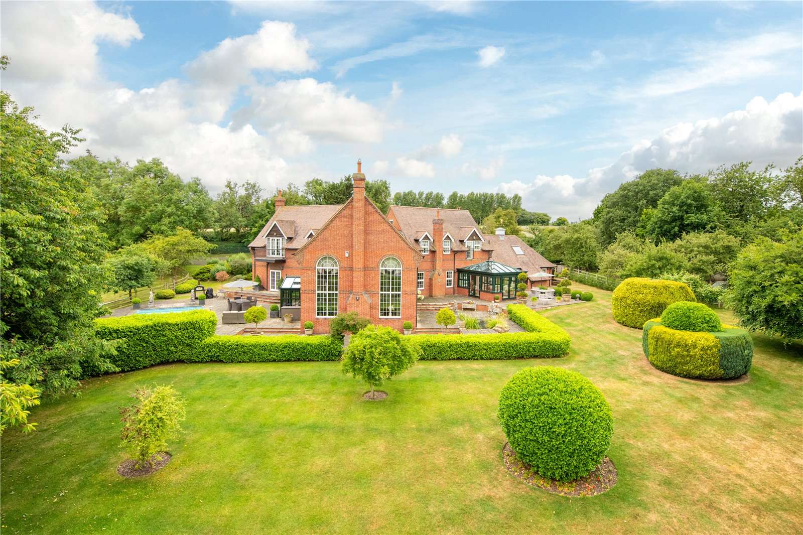 Lilley Bottom, Lilley, Luton, Hertfordshire, LU2 8NH Property for