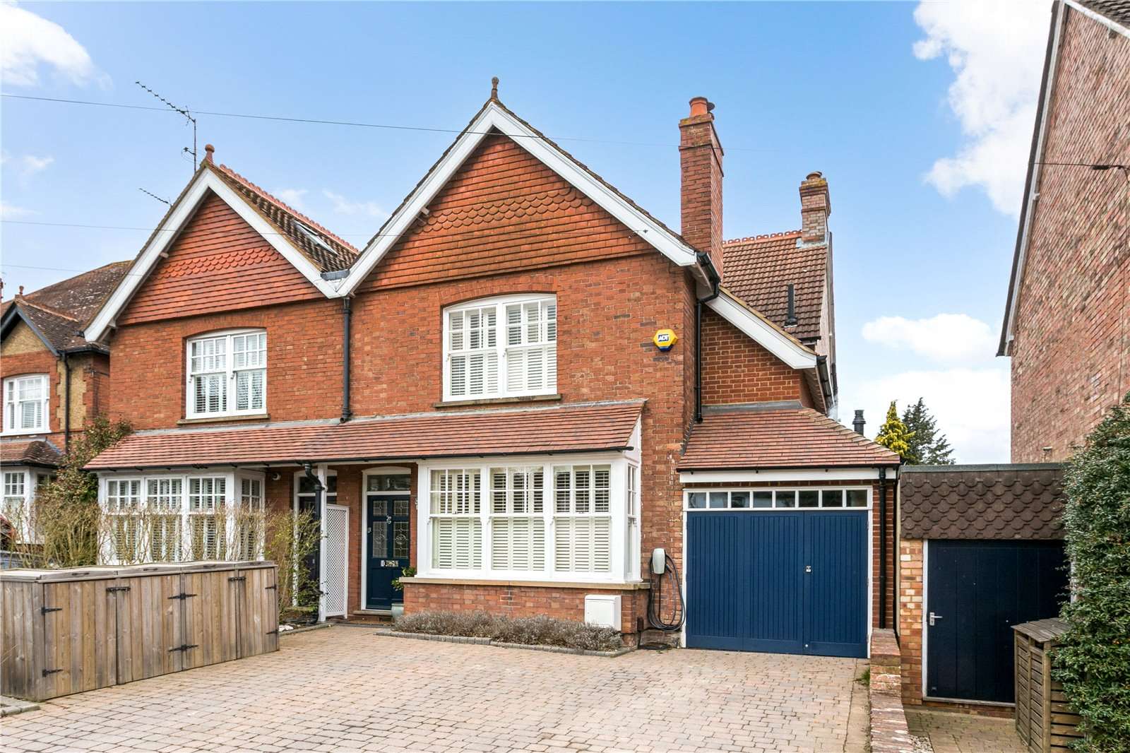 Ox Lane, Harpenden, Hertfordshire, AL5 4HF Eigentum zum Kaufen Savills