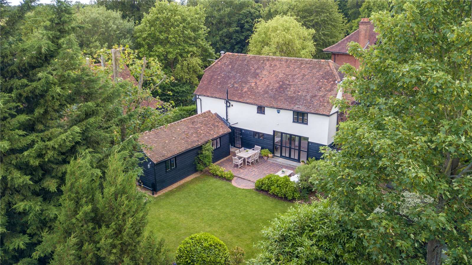 Savills Coopersale Lane, Theydon Garnon, Epping, Essex, CM16 7NU