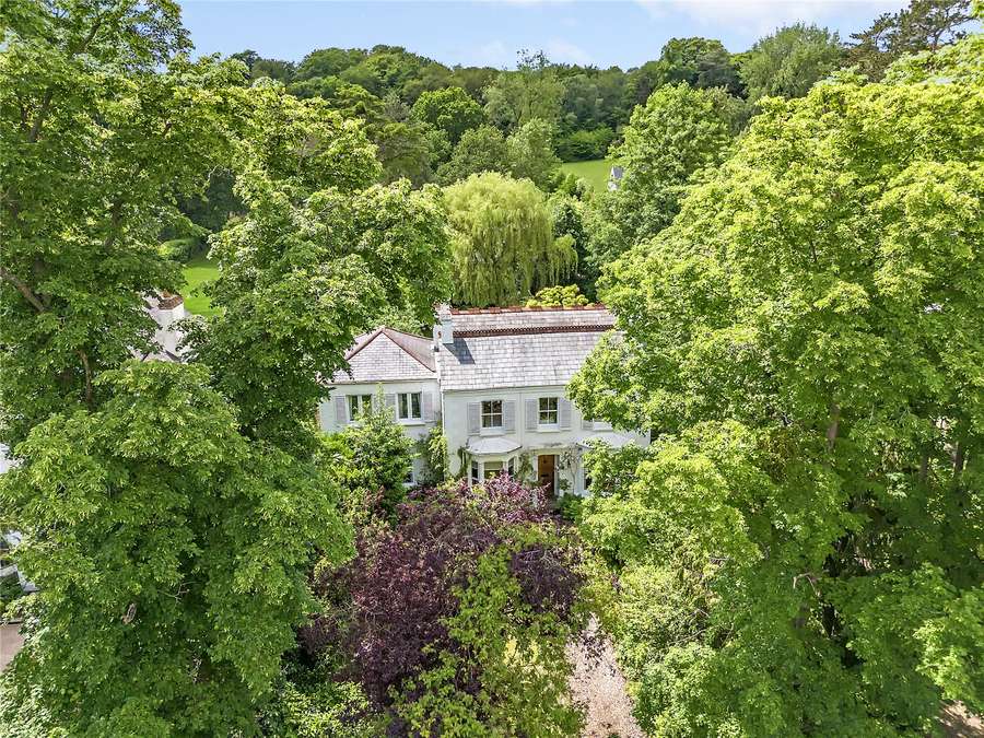 Piercing Hill, Theydon Bois, Epping, Essex, CM16 7JW Property for