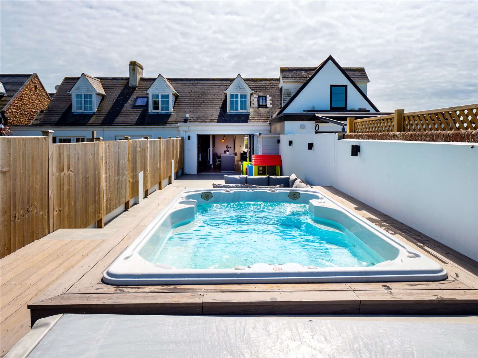 Les Landes Cottages, La Route De La VIllaise, St. Ouen, Jersey, JE3 2AP