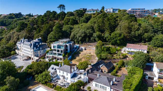 Living in Jersey: A Real Estate and Lifestyle Guide to Jersey, Channel  Islands