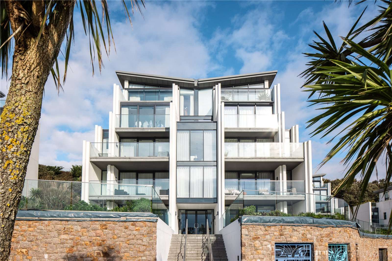 La Rue Voisin, Brelade, Jersey, Channel Islands, JE3 8PS New