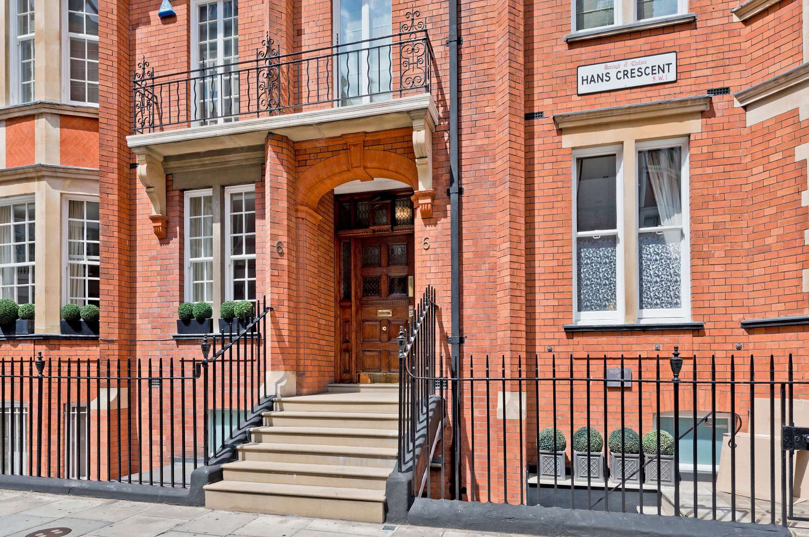 Hans Crescent, Knightsbridge, London, SW1X 0LJ Property for sale