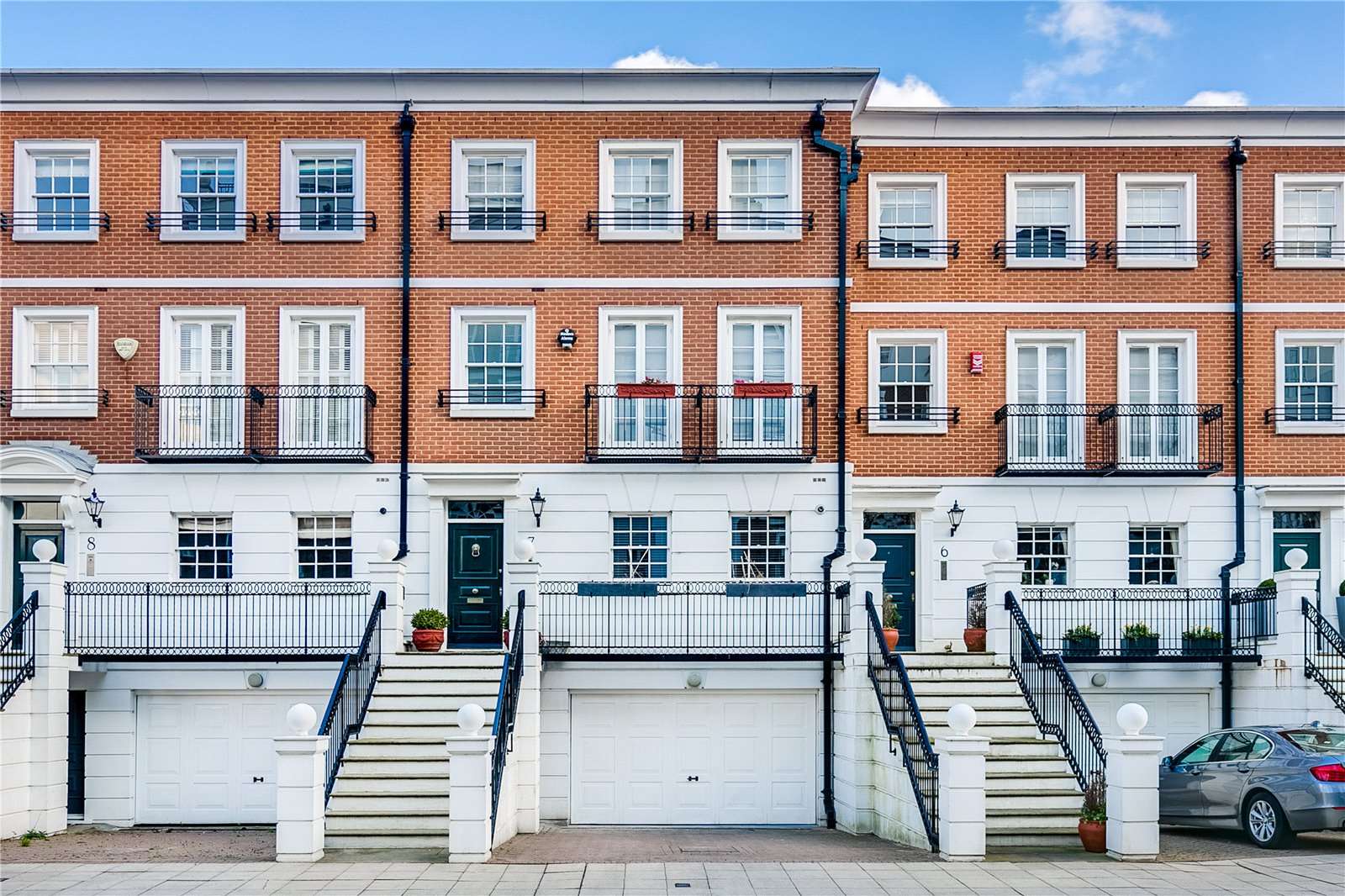 St. Mary's Place, Marloes Road, Kensington, London, W8 5UE คุณสมบัติ