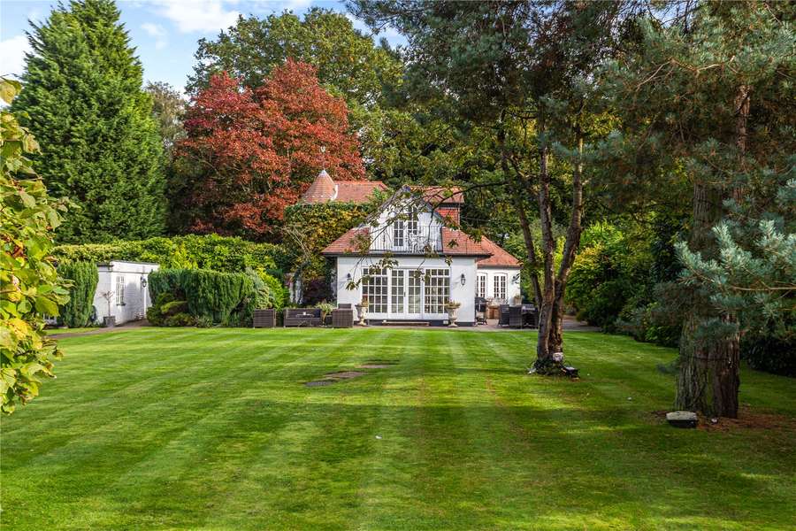 Middlewich Road, Allostock, Knutsford, Cheshire, WA16 9JX Fast