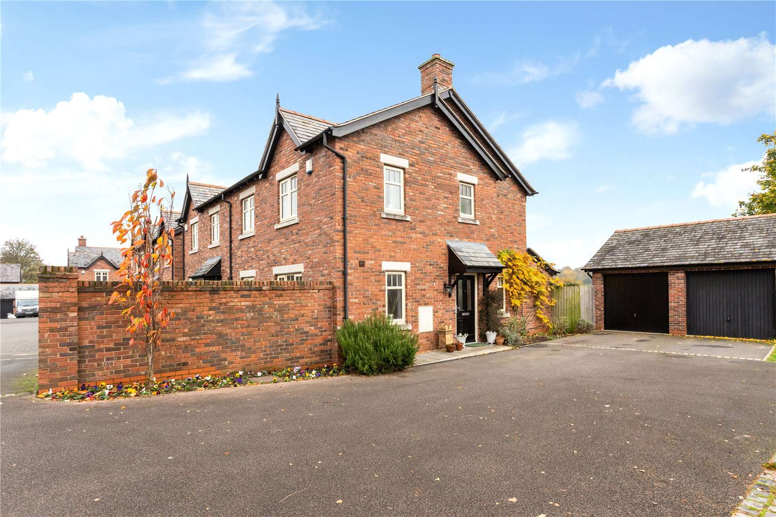 Chester Road, Daresbury, Warrington, Cheshire, WA4 4AS Fast egendom