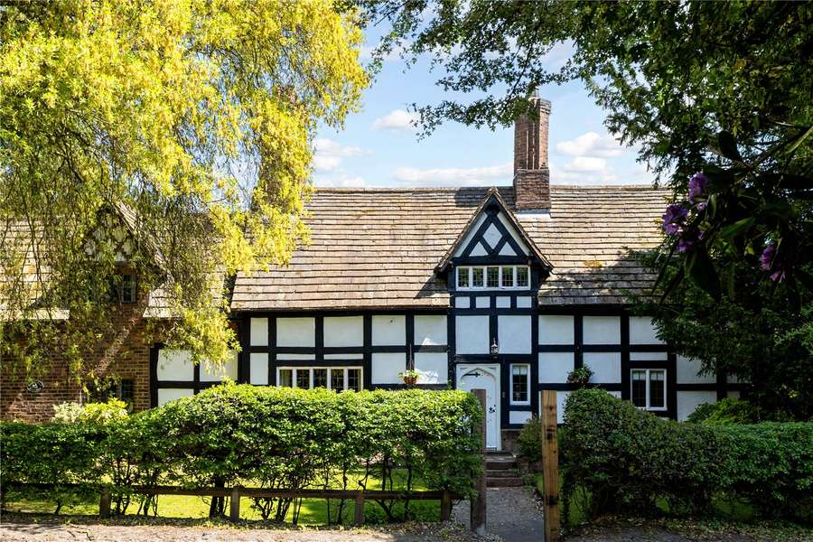 Warrington Road, Great Budworth, Cheshire, CW9 6HB Property