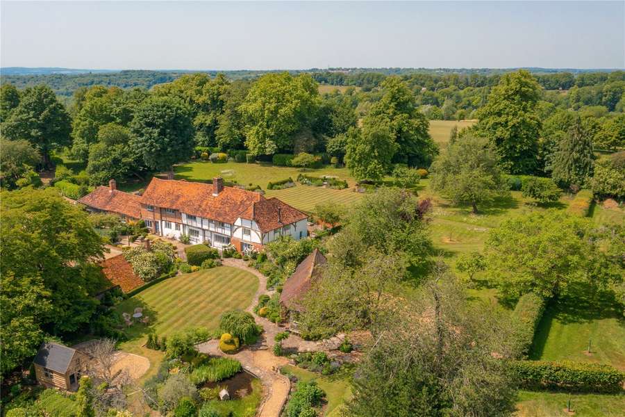 Beacon Hill, Penn, High Buckinghamshire, HP10 8NJ Property