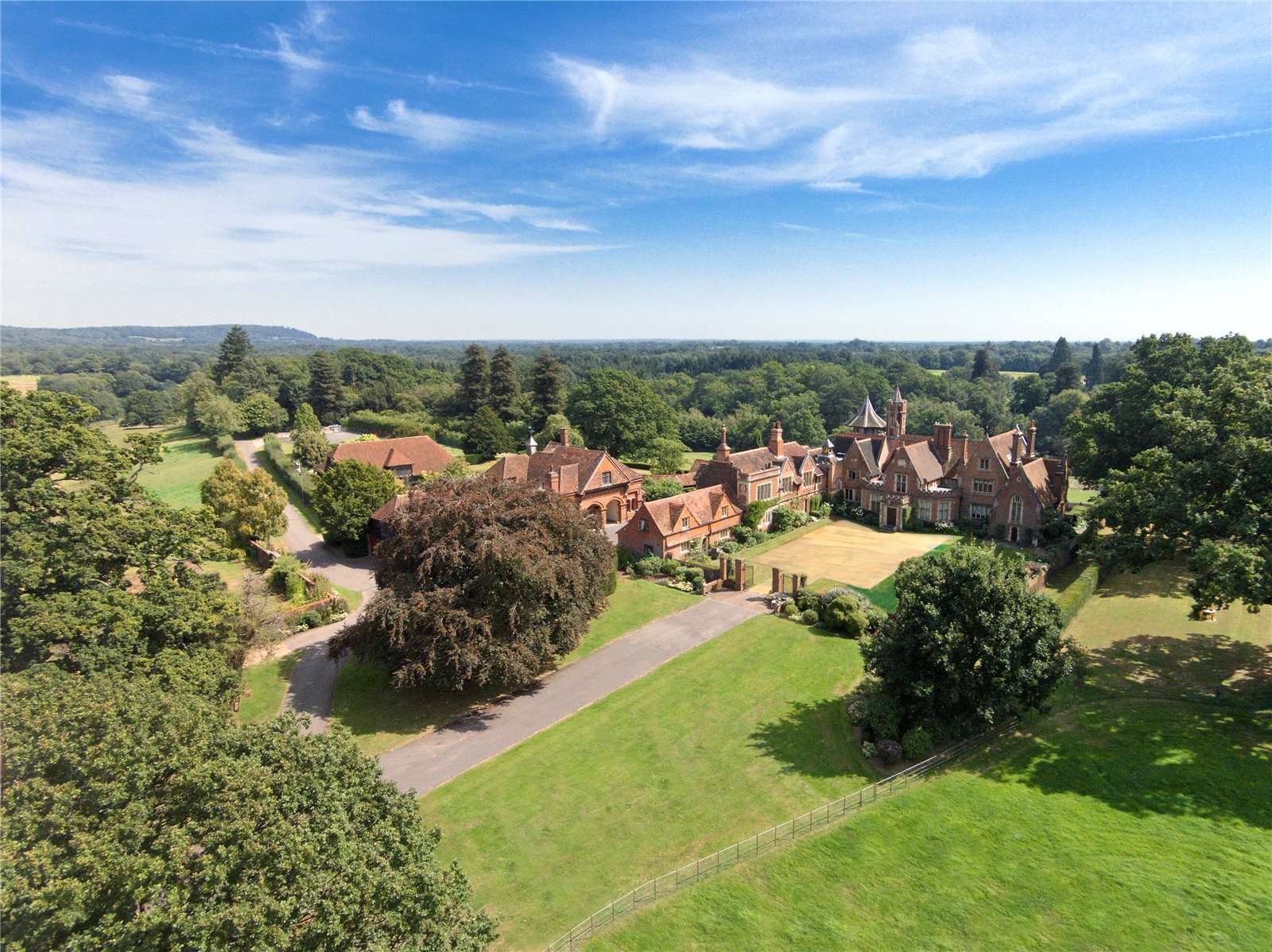 Combe Lane, Chiddingfold, Godalming, Surrey, GU8 4XN Property for