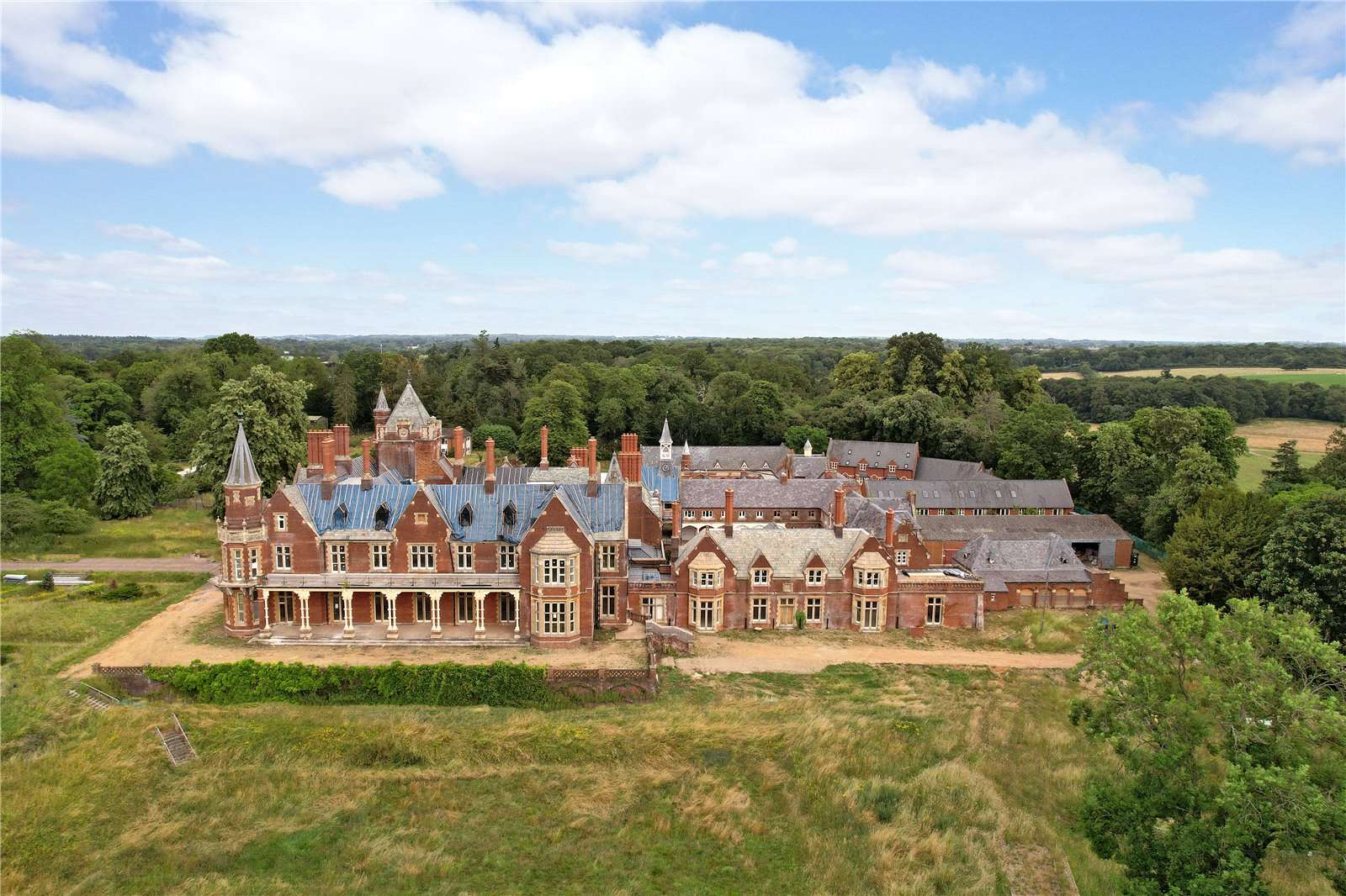 Bulstrode Park, Oxford Road, Gerrards Cross, Buckinghamshire, SL9 8SZ