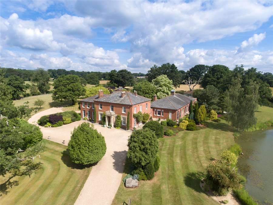 Savills Cadnam Lane Cadnam Southampton Hampshire So40 2ns