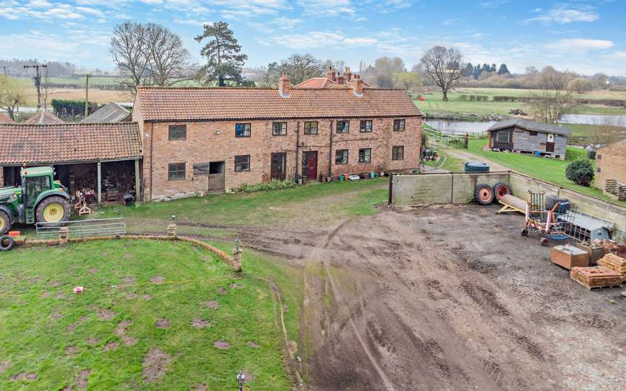 Blyton Carr, Gainsborough, Lincolnshire, DN21 3ES Property for sale