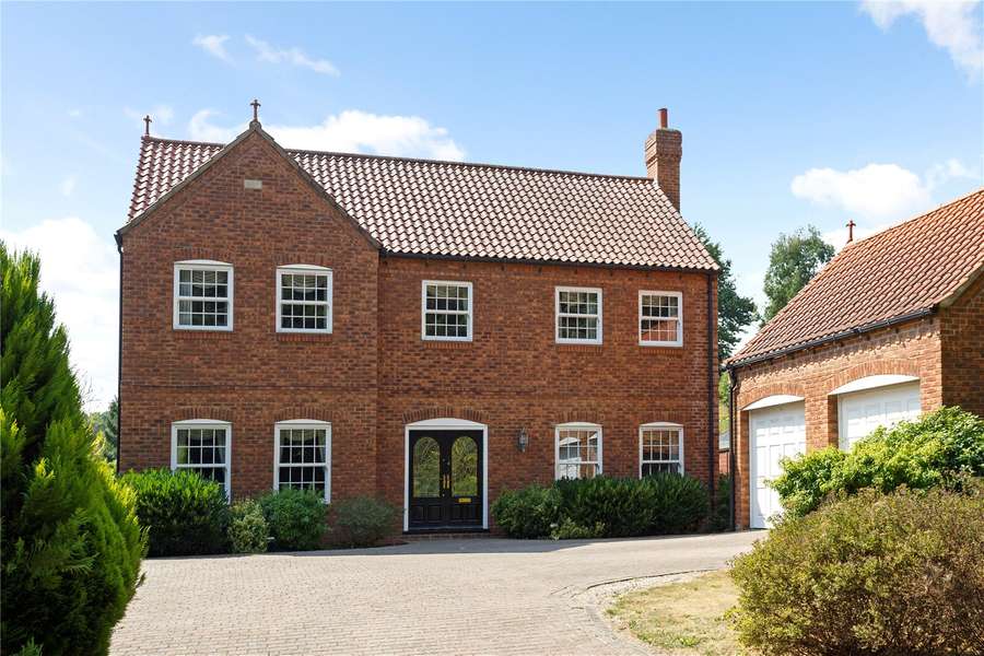 Waithe Beck Lodge, Barton Street, Hatcliffe, Grimsby, DN37 0SG