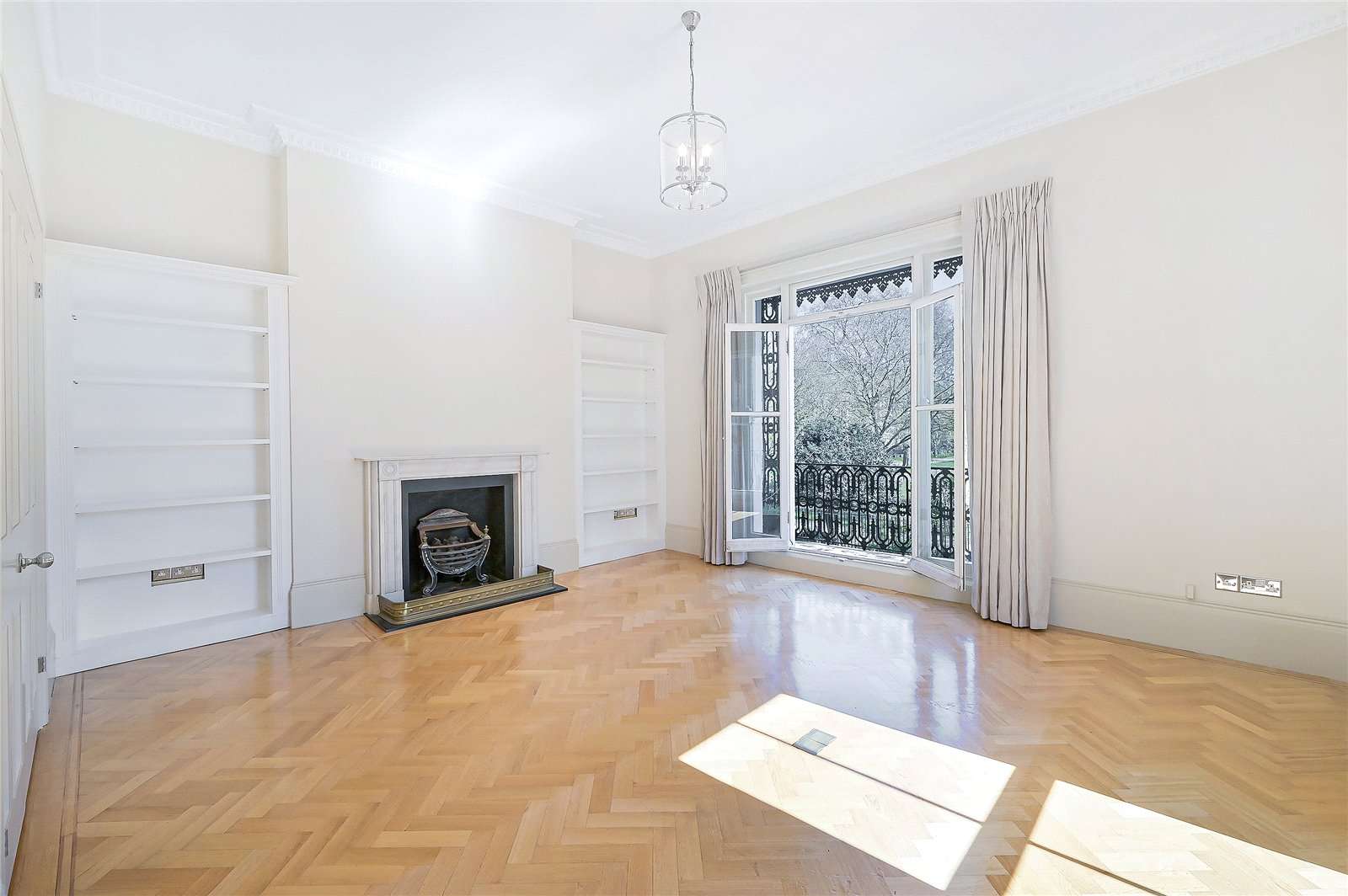 Savills St. Leonards Terrace, Chelsea, London, SW3 4QA Bất động sản