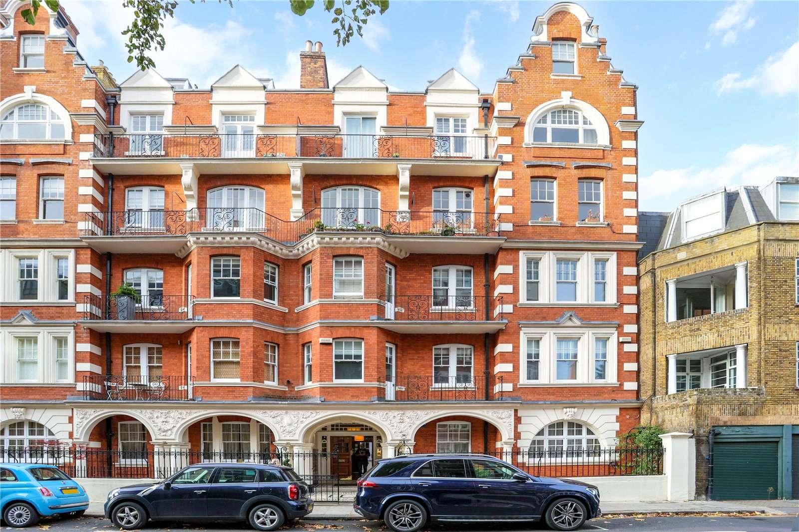 Priory Mansions, 90 Drayton Gardens, Chelsea, London, SW10 9RG