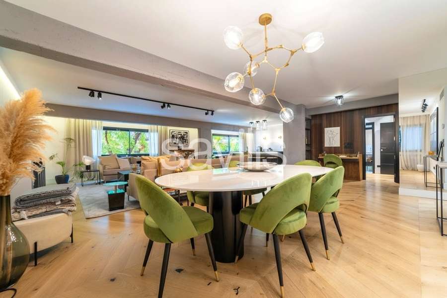 4-bed apartment with terrace in Castellana, Salamanca
