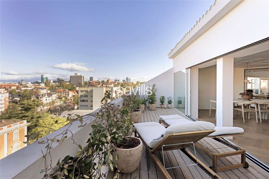 4-bed apartment with terrace in Castellana, Salamanca