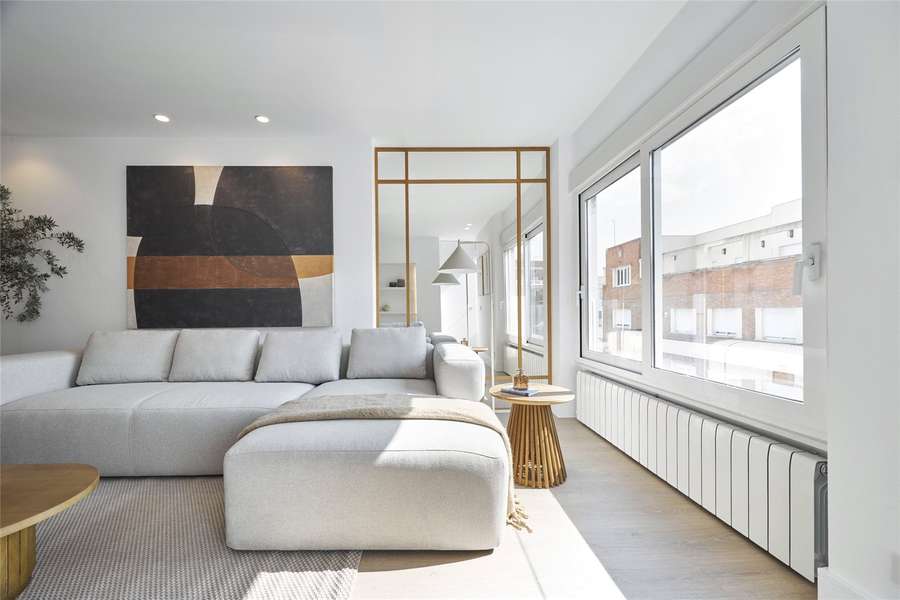 Terrace 4-bed apartment with lift on Castellana in Castellana, Salamanca