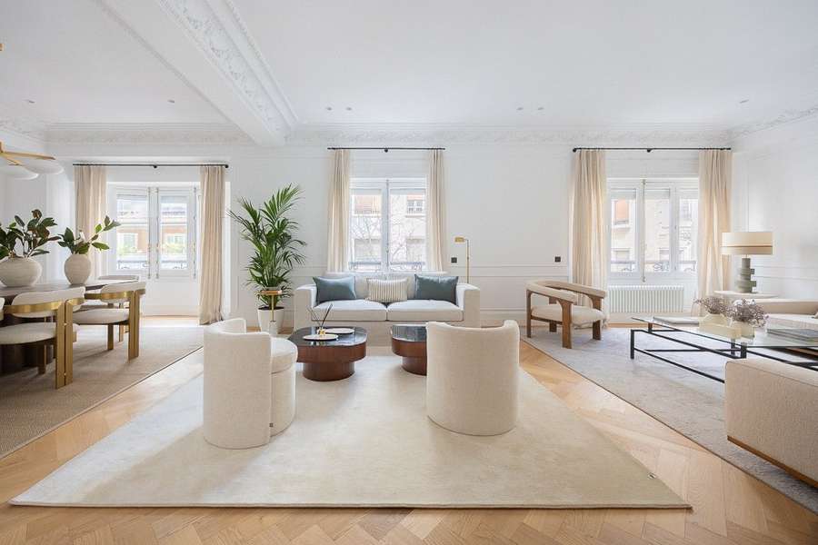 4-bed penthouse with 99 m² terrace in Recoletos, Salamanca