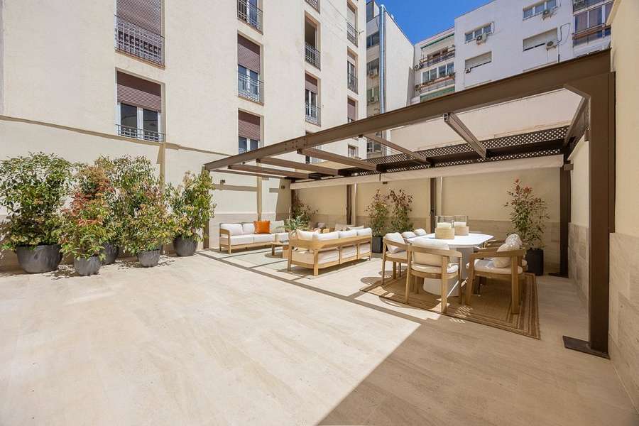 4-bed penthouse with terrace in Recoletos, Salamanca