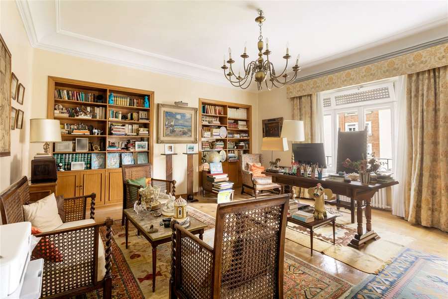 5-bed penthouse with terrace in Goya, Salamanca