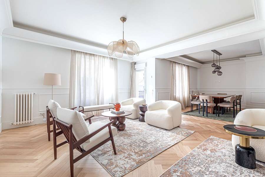 5-bed penthouse with terrace on Castellana, Salamanca