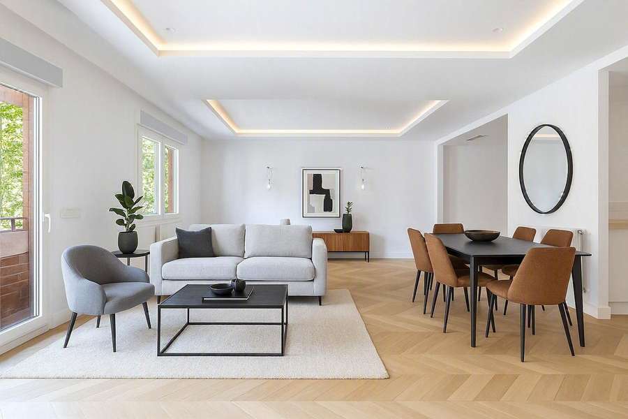 Renovated 3-bed apartment with terrace in Almagro, Chamberí