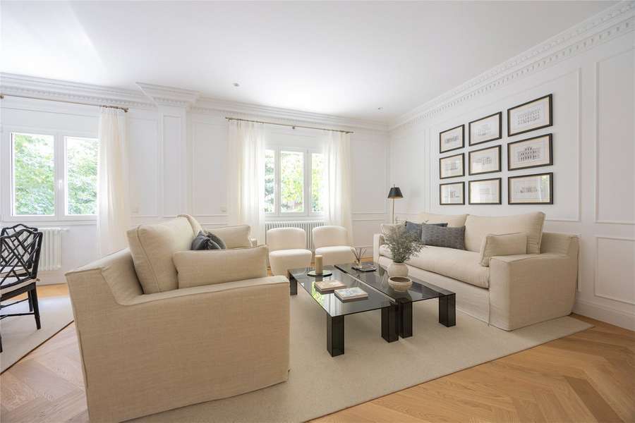6-bed penthouse with terrace in Castellana, Salamanca