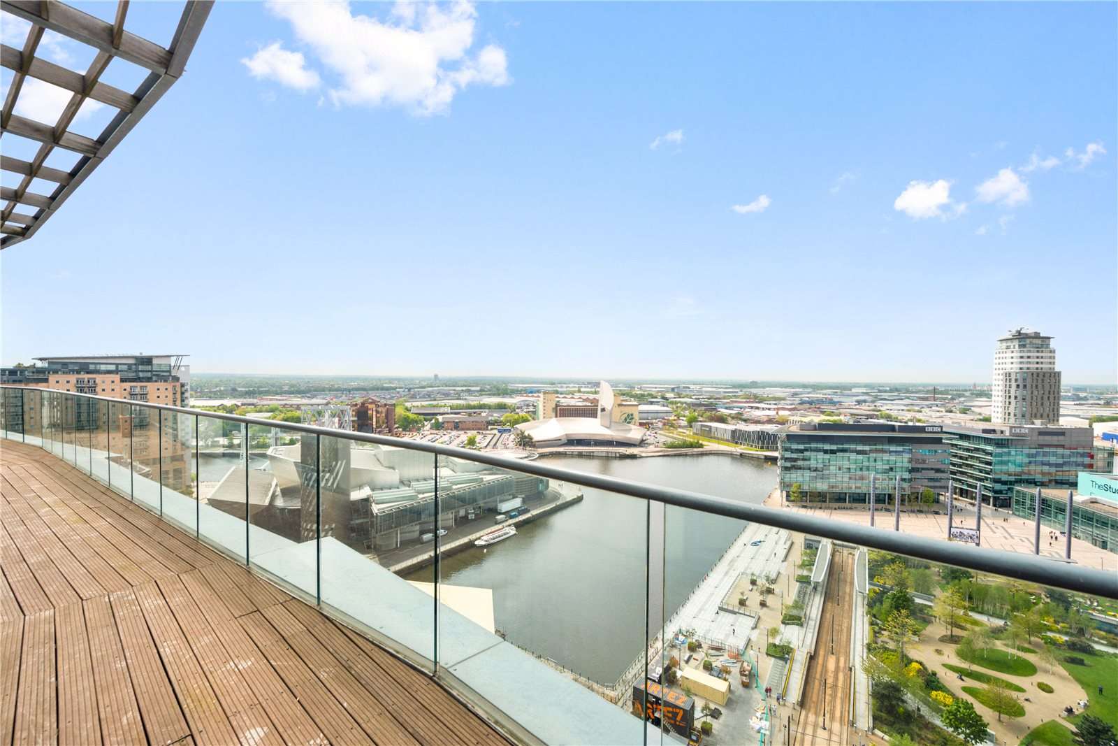 City Lofts, 94 The Quays, Salford, M50 3TW Biens à louer Savills