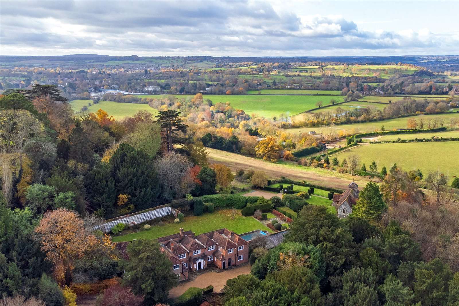 Hedsor, Bourne End, Buckinghamshire, SL8 5JW Property to rent Savills