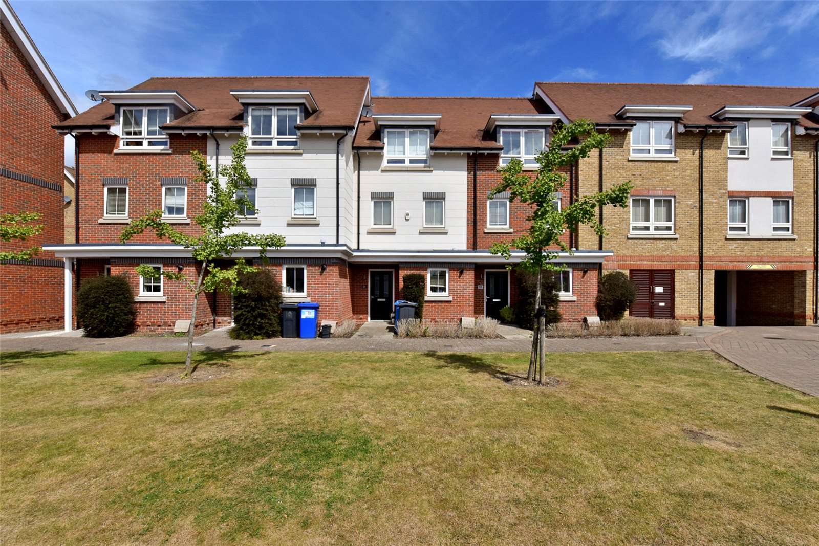 Kingfisher Drive, Maidenhead, Berkshire, SL6 8FH Property to rent