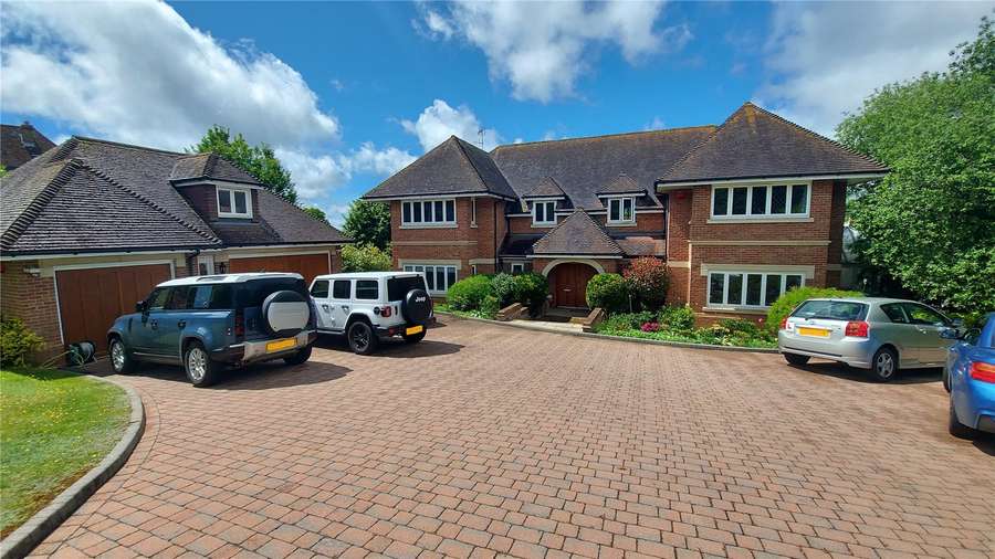 Harvest Hill, Bourne End, Buckinghamshire, SL8 5JJ Property for sale