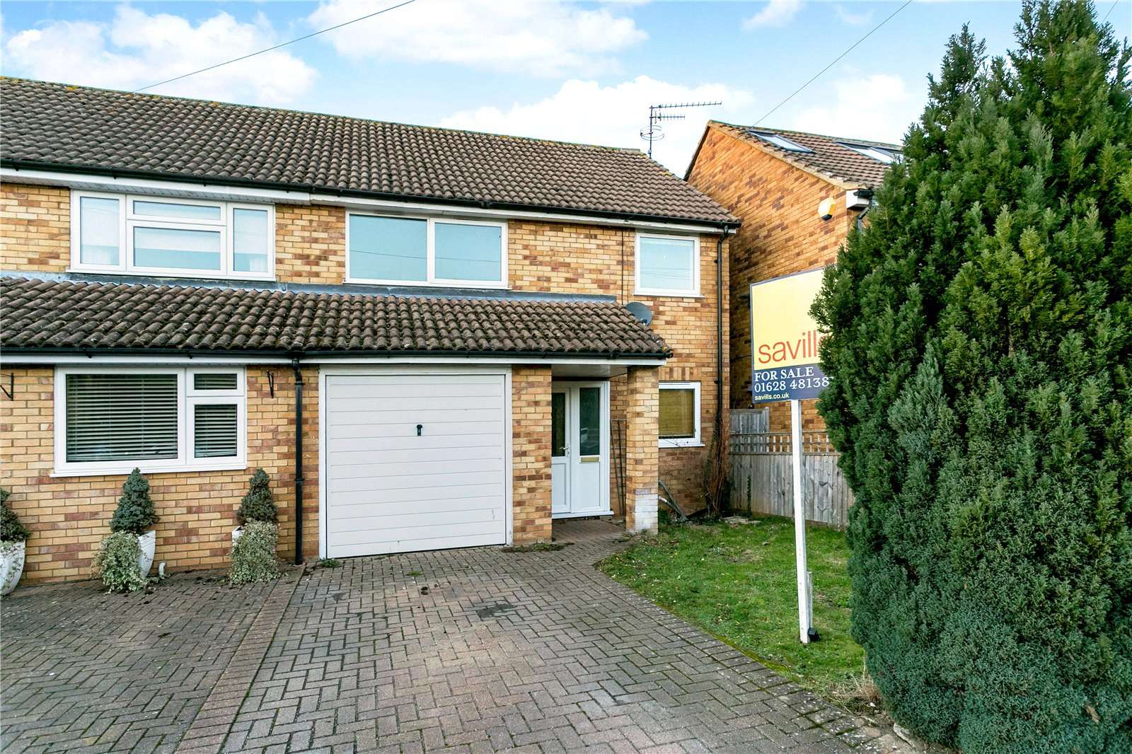 Savills Taylors Close, Marlow, Buckinghamshire, SL7 1PR Properties