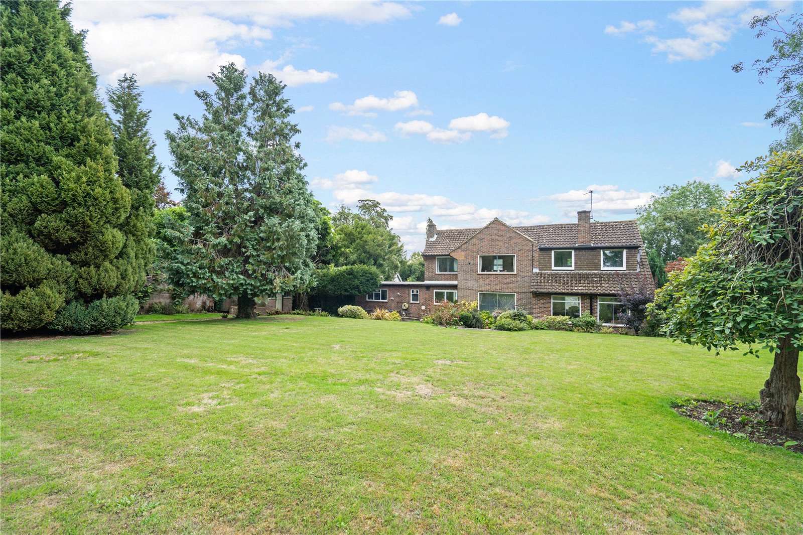 Spinfield Lane West, Marlow, Buckinghamshire, SL7 2DB Property for