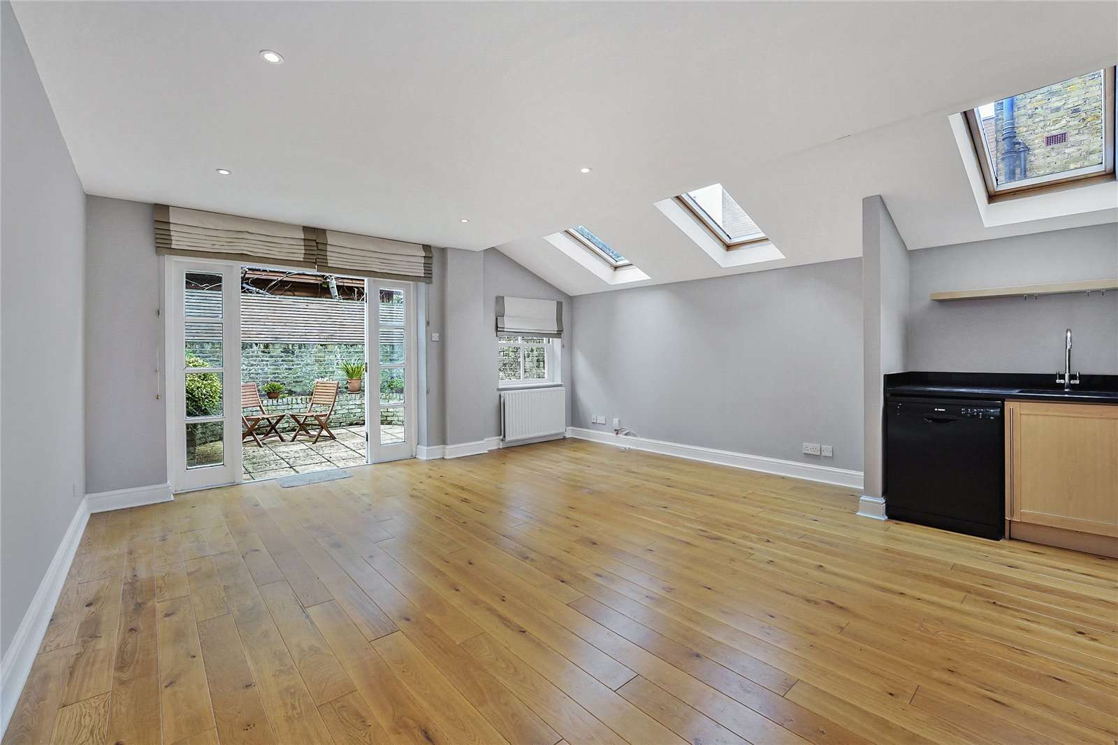 Stormont Road, London, SW11 5EN Property to rent Savills