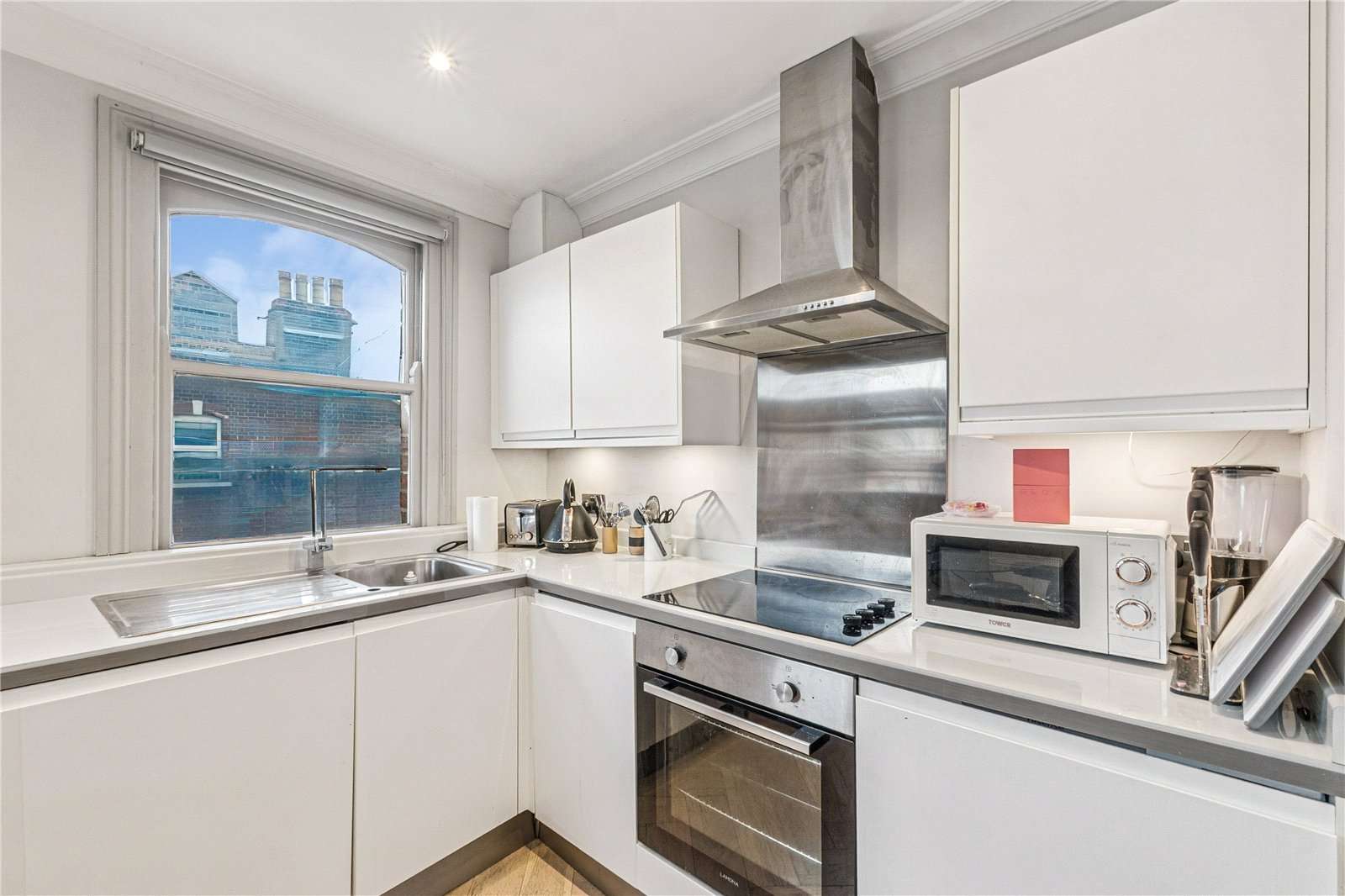St. John's Road, London, SW11 1PR | Property to rent | Savills - Vista 2